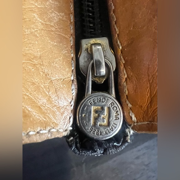 Vintage Fendi clutch - Picture 6 of 8